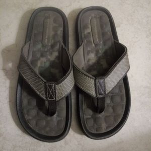 Boy's flip flops